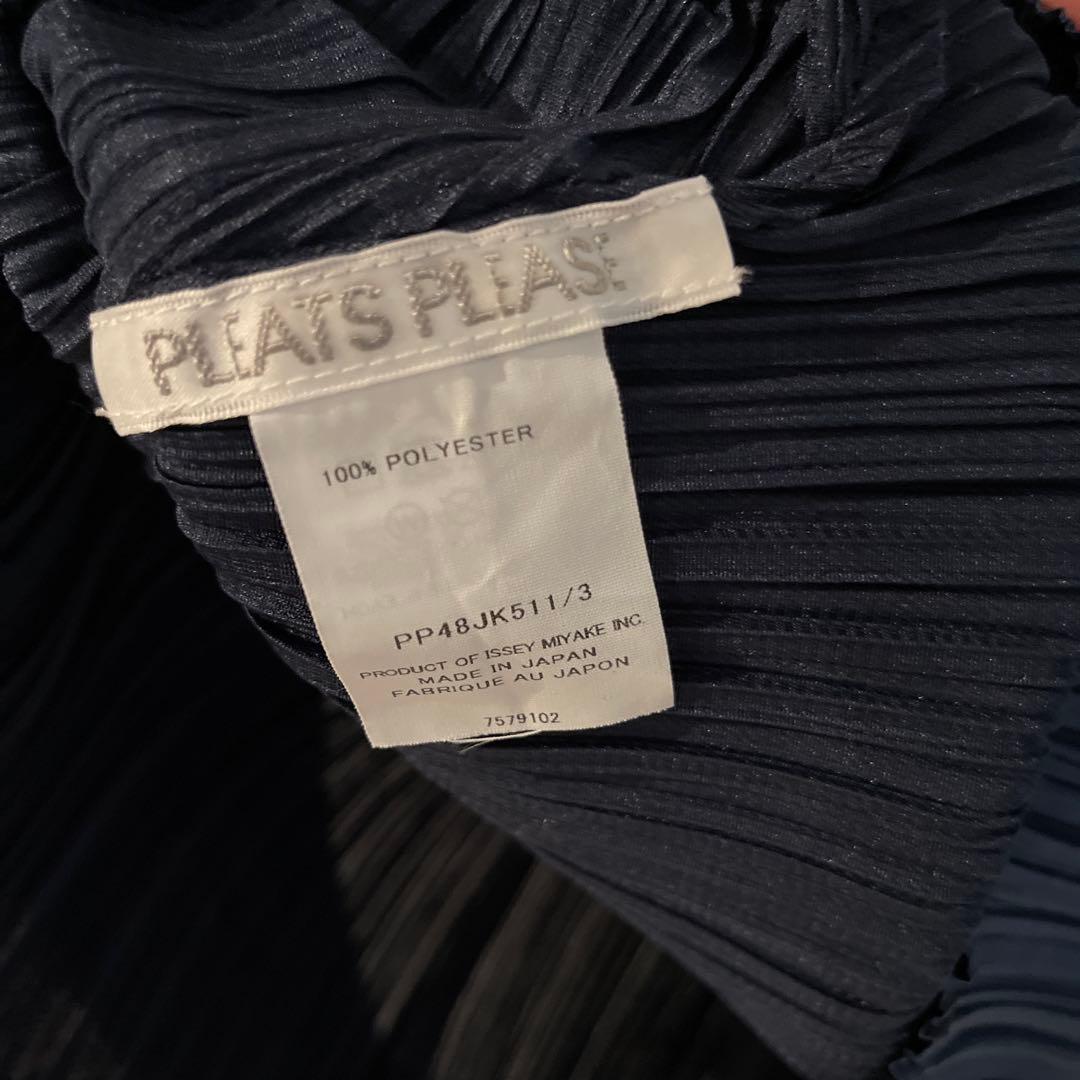 pleats please イッセイミヤケ トップス 3サイズ ネイビー