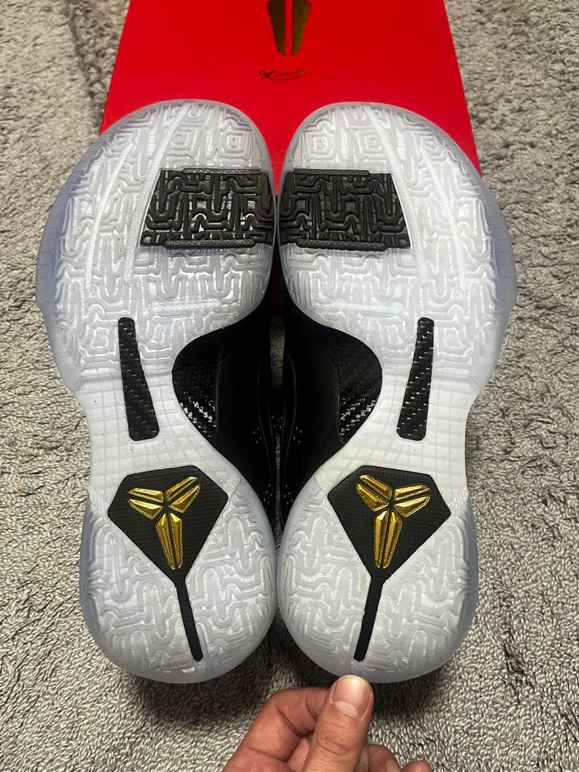 シューズ(男性用) NINE KOBE5 YEAR of SNAKE