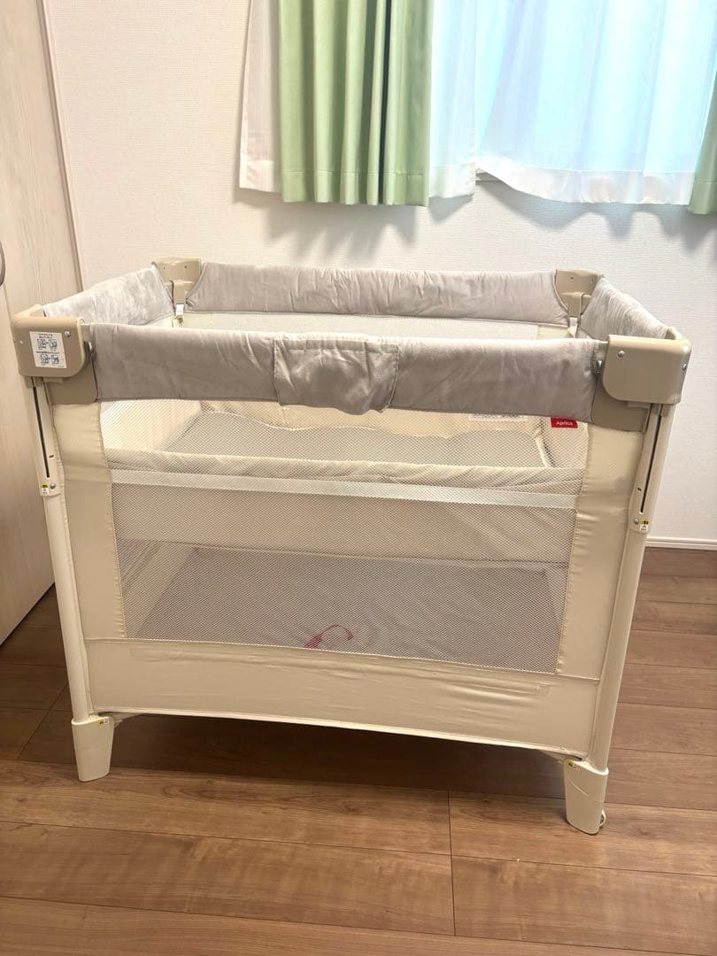 アップリカ　ココネルエアープラス　ベビーベッド　折り畳み