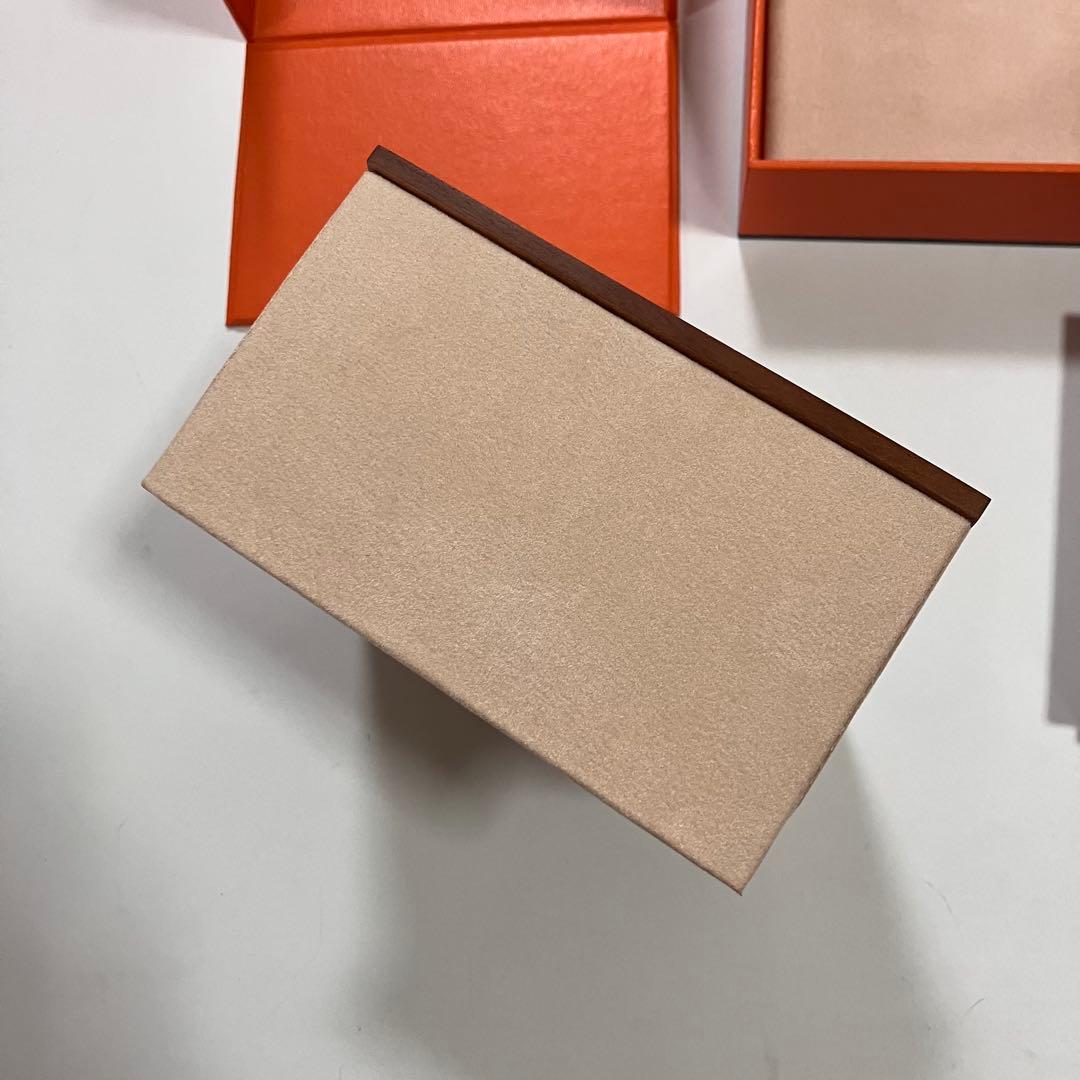 極美品　エルメス　腕時計　ケース　空箱　現行品　保証書　取扱説明書付き