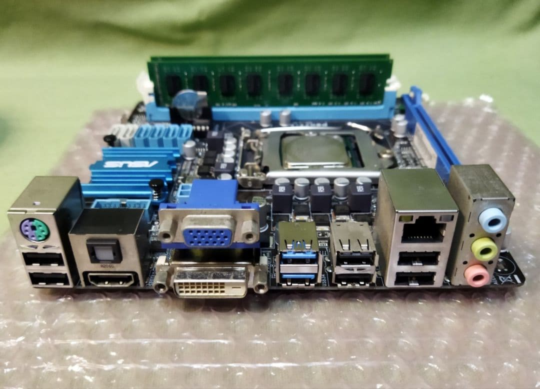 Mini-ITX ASUS P8H77-I Core i7付 マザーボード