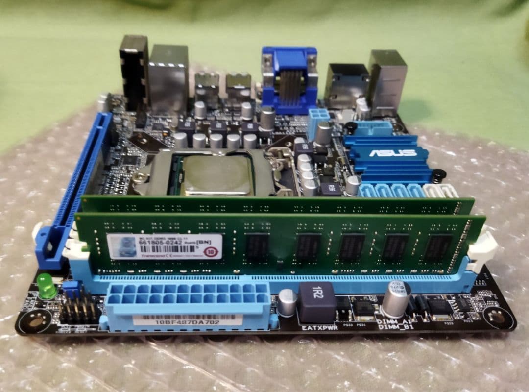 Mini-ITX ASUS P8H77-I Core i7付 マザーボード