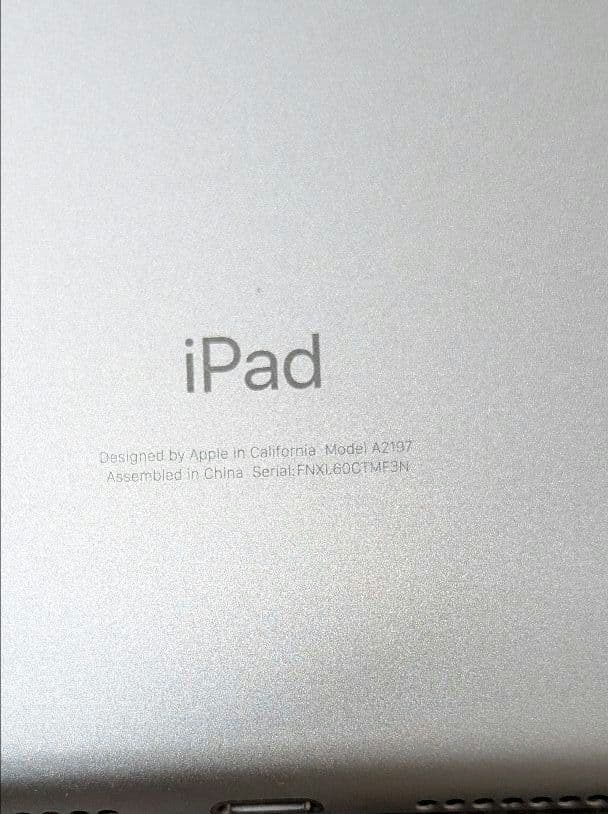 iPad第7世代 32GB シルバー Wi-Fiモデル