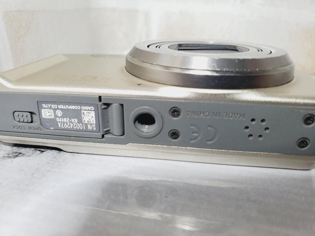 【RR06】CASIO EXILIM EX-ZS170 デジカメ