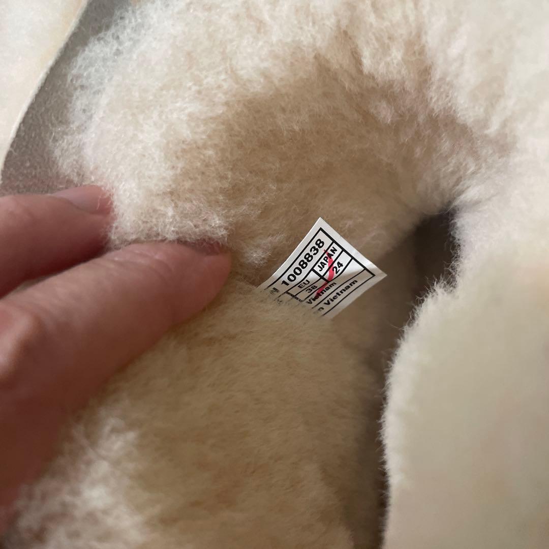 き*ん様 アグUGGホワイトリボンブーツファー24センチ新品未使用箱ありプロテク