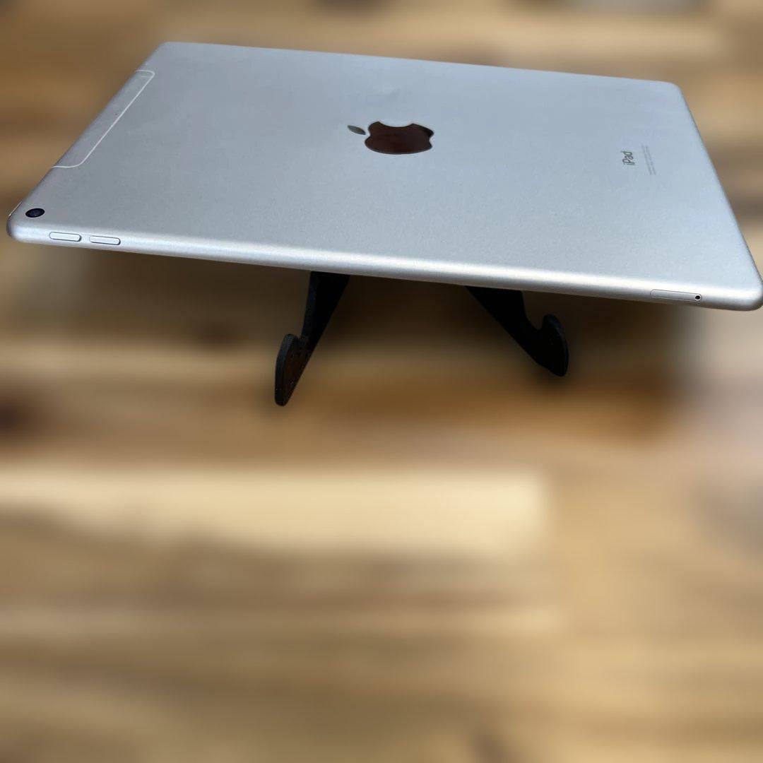 M835 SIMフリー　ipad Air 第三世代　64GB