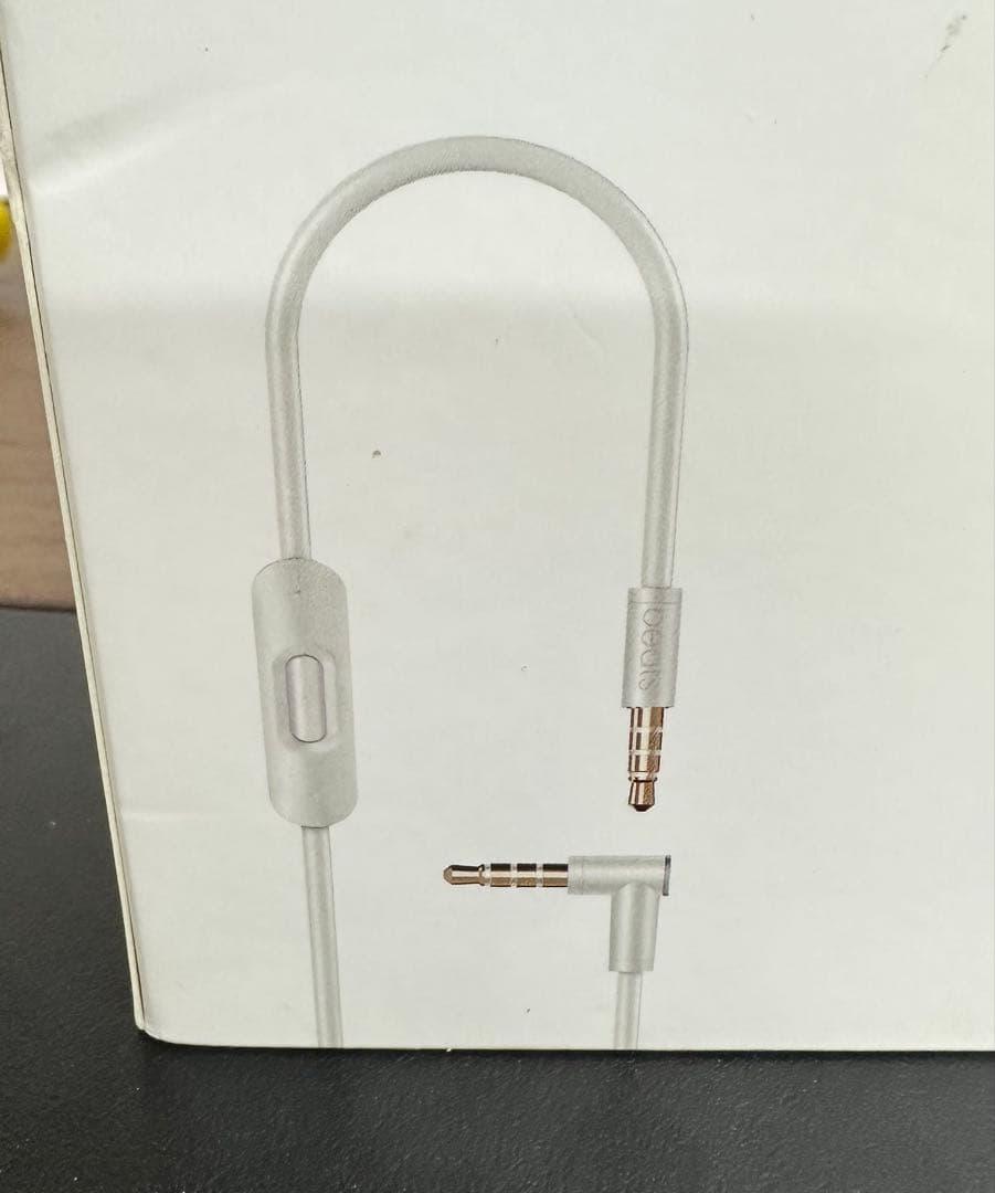 ハローキティ beats solo2 ヘッドフォン