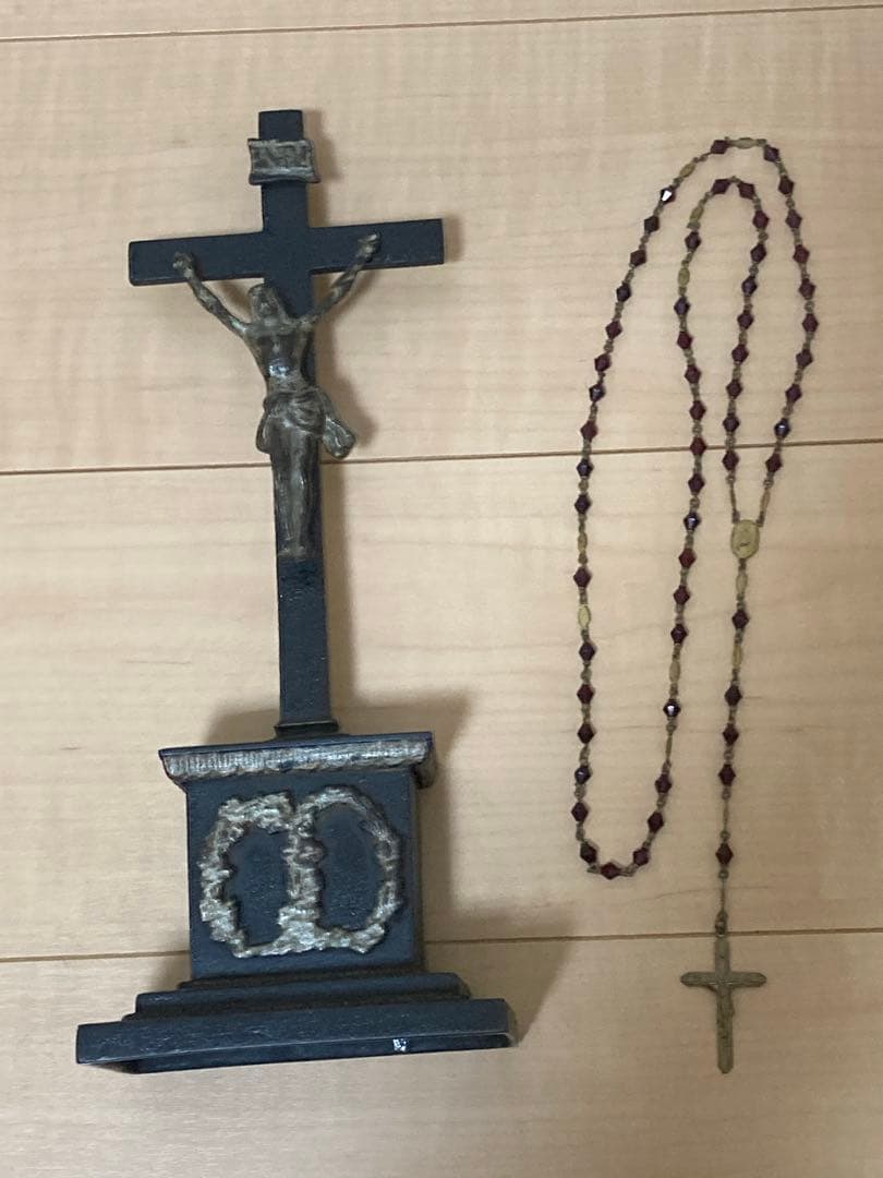 テ*ア様 【アンティーク】金属製 十字架 イエス像 ロザリオ付き