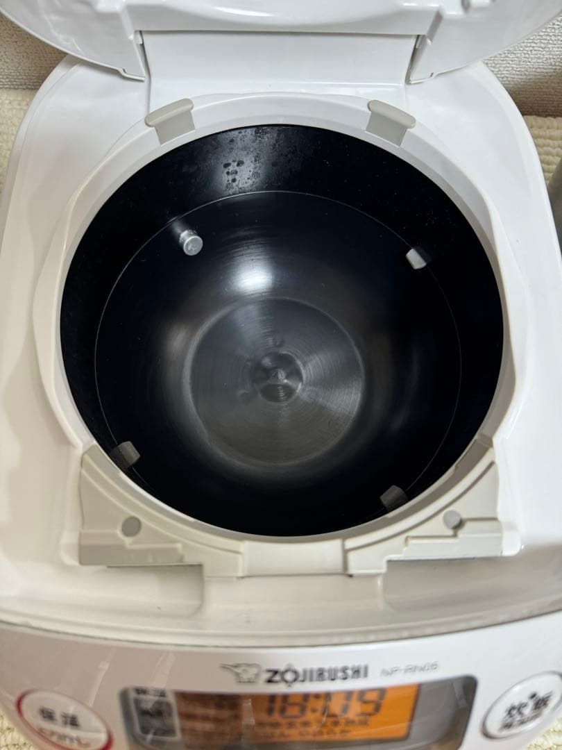 象印NP-RN05 炊飯器 3合炊き 2022年製