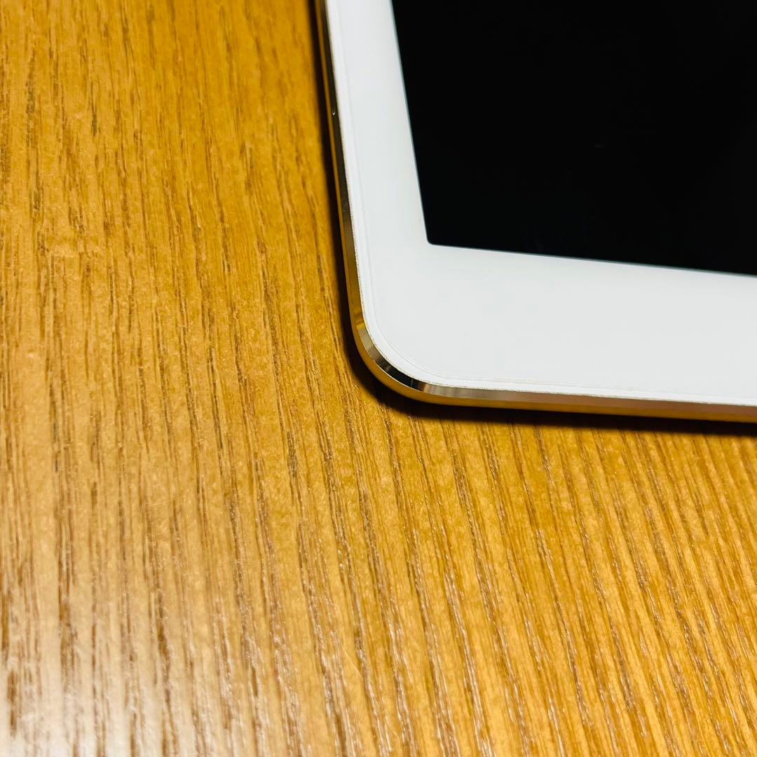 iPad Air 第2世代 16GB セルラーモデル シャンパンゴールド