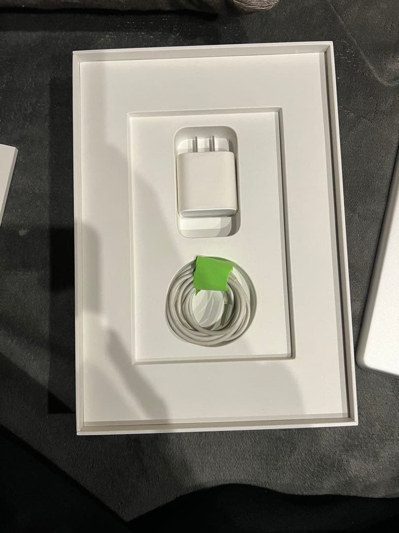 ⑦【美品】iPad Apple 第9世代　Wi-Fiモデル　64GB