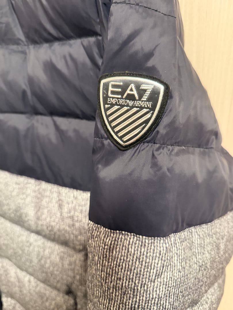 EA7ダウンジャケット 黒・グレー　L