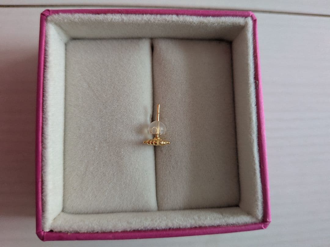 ピアス