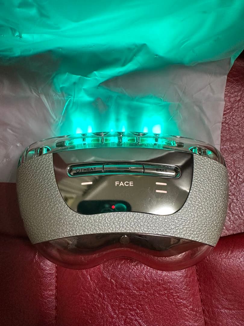 ほぼ新品❣️ヤーマンリフトケア特化型美顔器 リフトロジー YJFD1N ゴールド