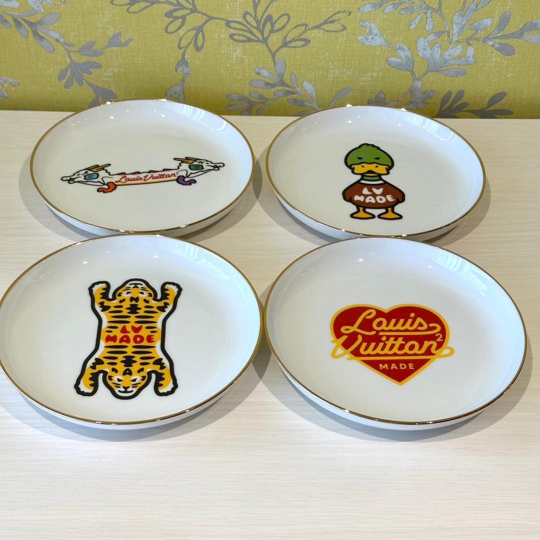 【新品/未使用】ルイ・ヴィトン NIGOコラボ アシェット4 GI0729