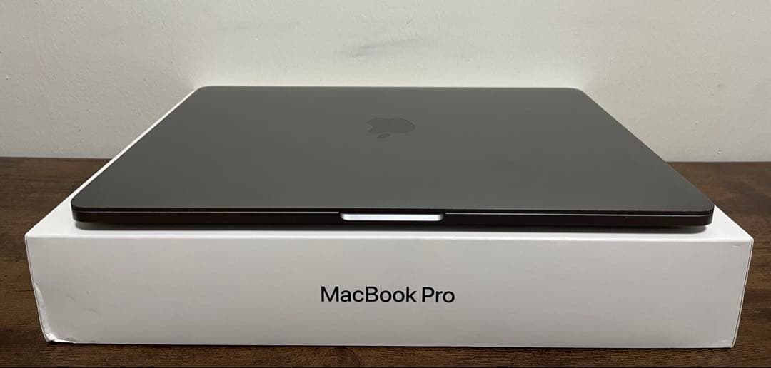 美品 MacBook Pro 2020モデル TouchBar付き