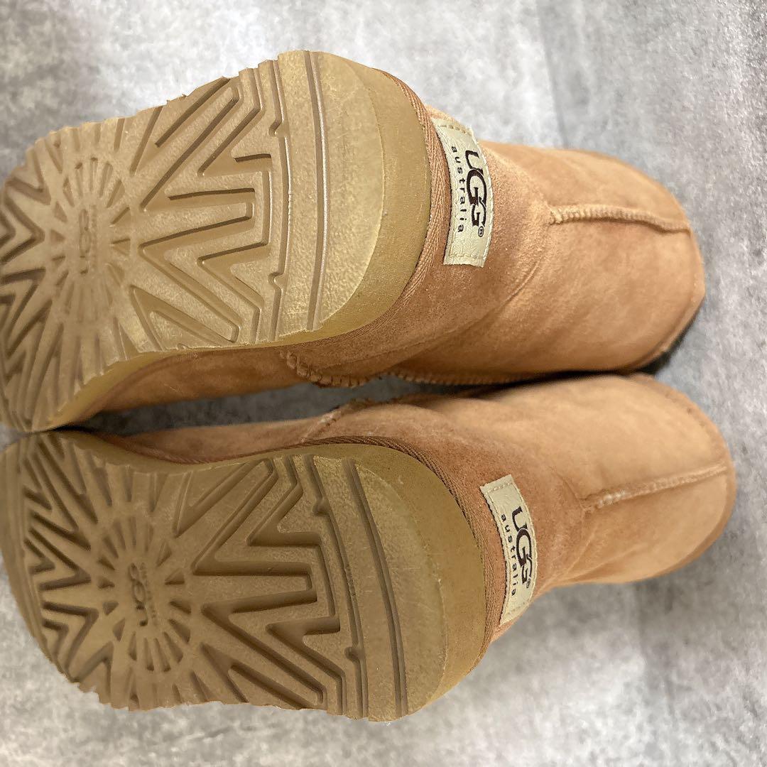 美品　UGG クラッシックショート　23cm ムートンブーツ
