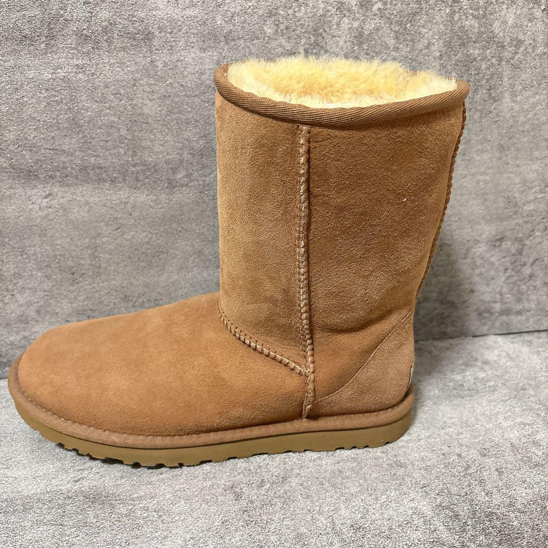 美品　UGG クラッシックショート　23cm ムートンブーツ