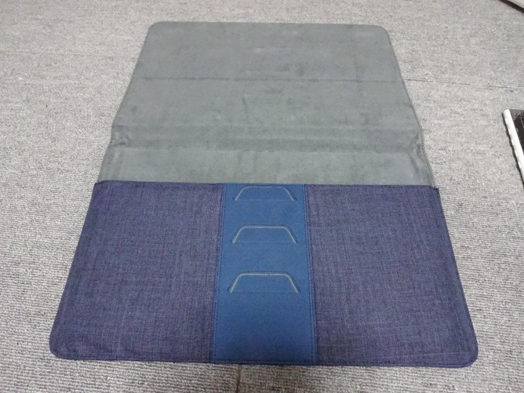 I-O DATA　モバイルディスプレイ　スタンド付き