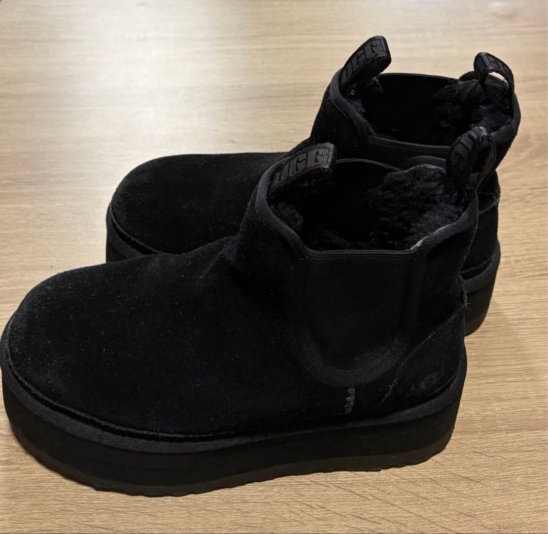 UGG ニューメル プラットフォーム チェルシーブーツ