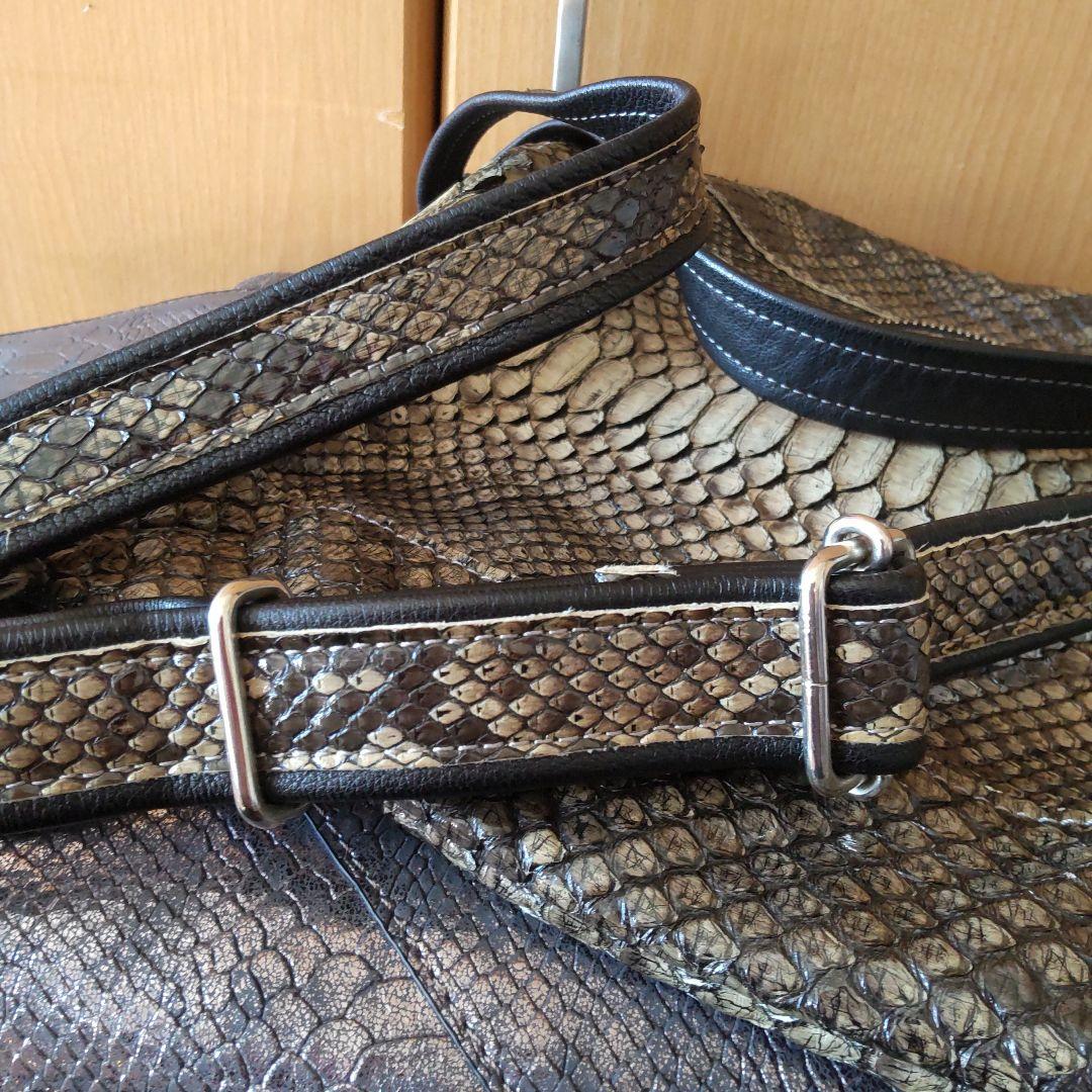 セール♥️高級皮革パイソン斜め掛け２way男女兼用ショルダーバッグ