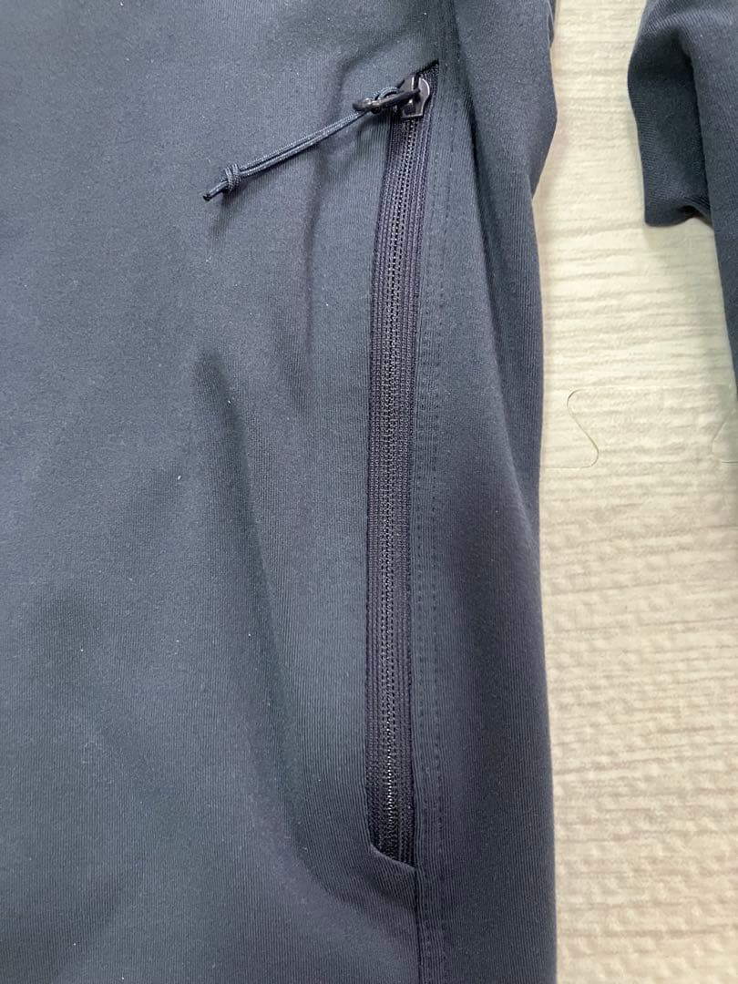 アークテリクス　カイヤナイトライトウエイトジャケット　ブラックサファイア　XS