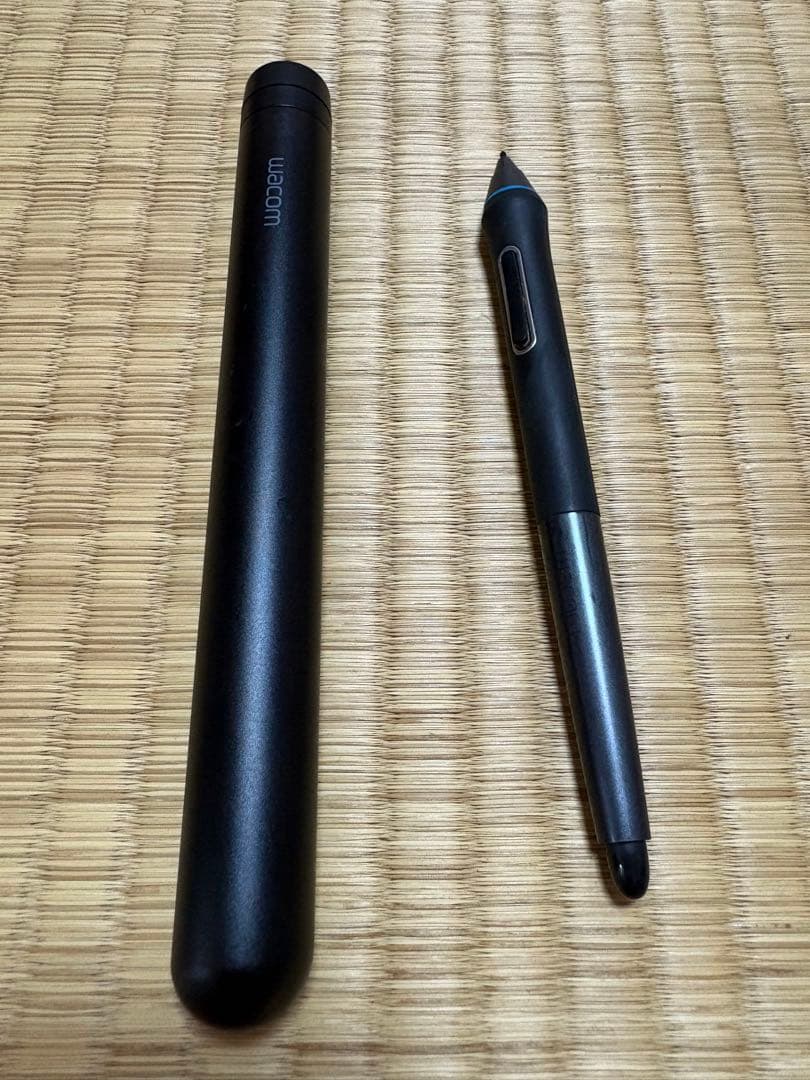 Wacom MobileStudio Pro13スタンド付き