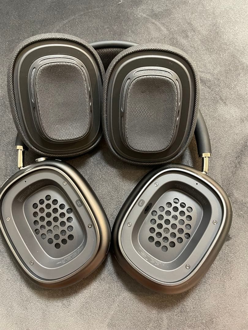 ブラック ワイヤレスオーバーイヤーヘッドホン