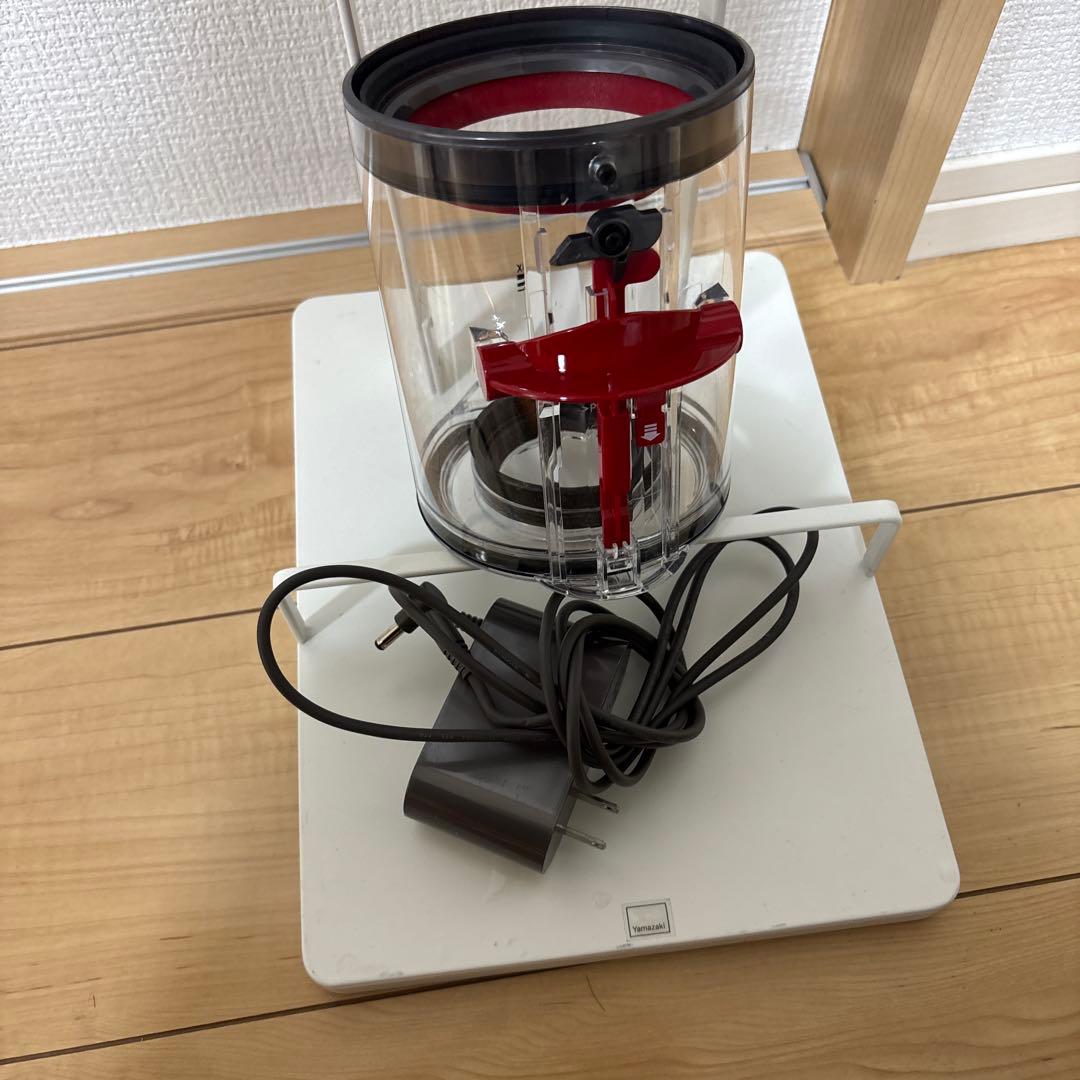 P*H様 Dyson SV12 スティッククリーナー 本体　スタンド付【ネジ一個