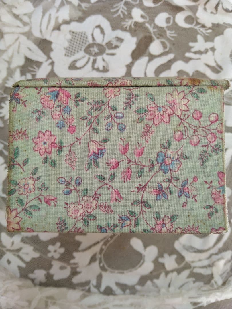 1点モノ★カルトナージュの花柄ボックス★ヨーロッパアンティーク箱フラワープリント