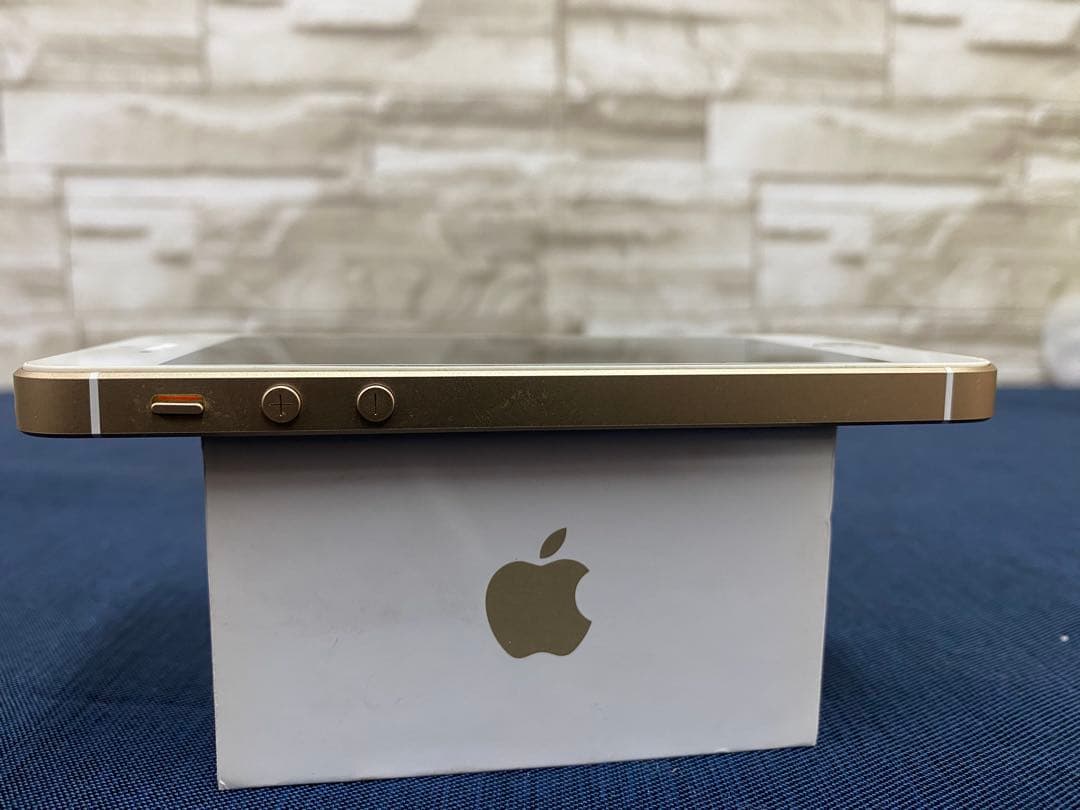 iPhone SE 第1世代16GB ゴールド　バッテリー容量93%