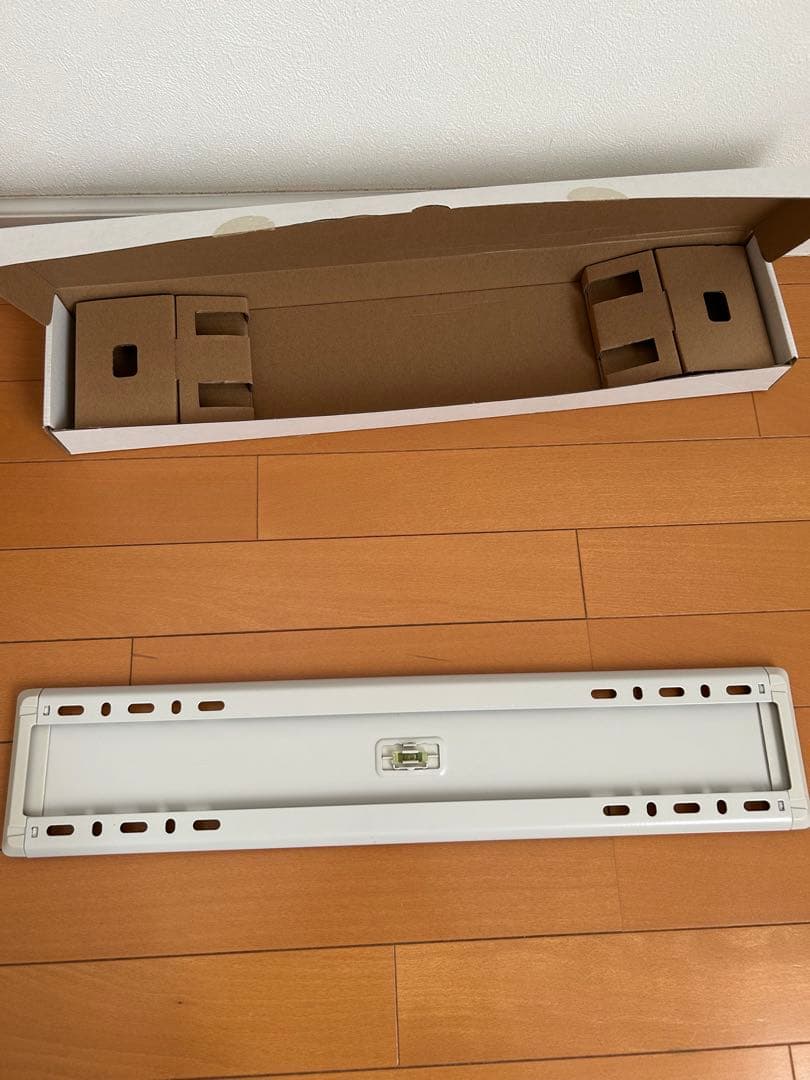 IKEA UPPLEVA テレビ 壁掛け 金具　（イケア）