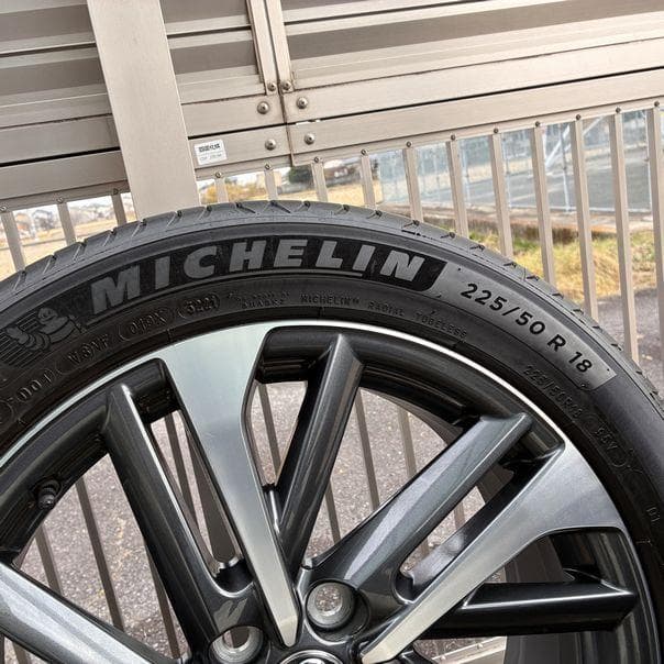 トヨタカローラクロス純正 225/50 R18 ホイールセット／ミシュランタイヤ
