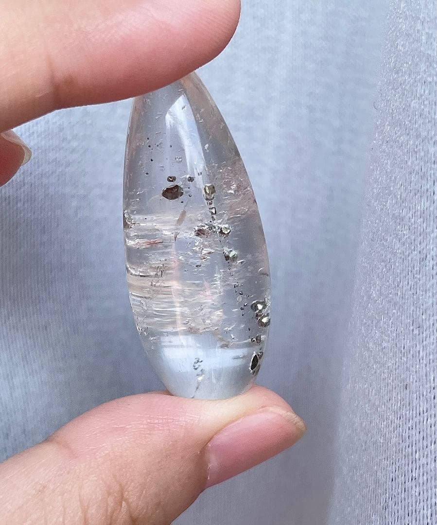パイライトインクォーツ　ペンダントトップ　素材天然石水晶　穴あり　パワーストーン