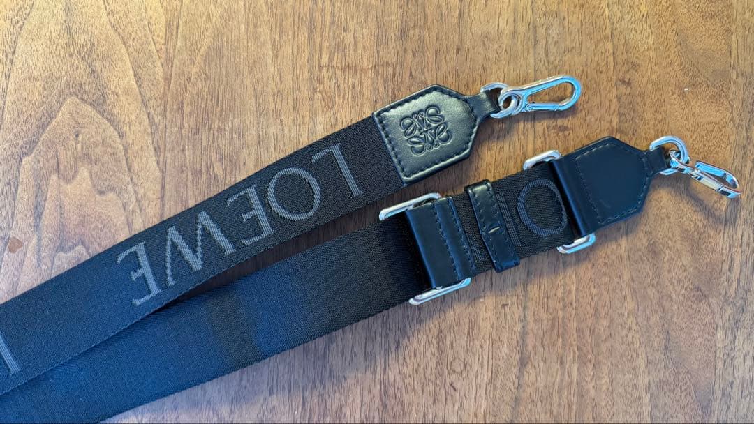 LOEWE ショルダーバッグ カメラバッグ ソフトグレインカーフ ロゴ ブラック