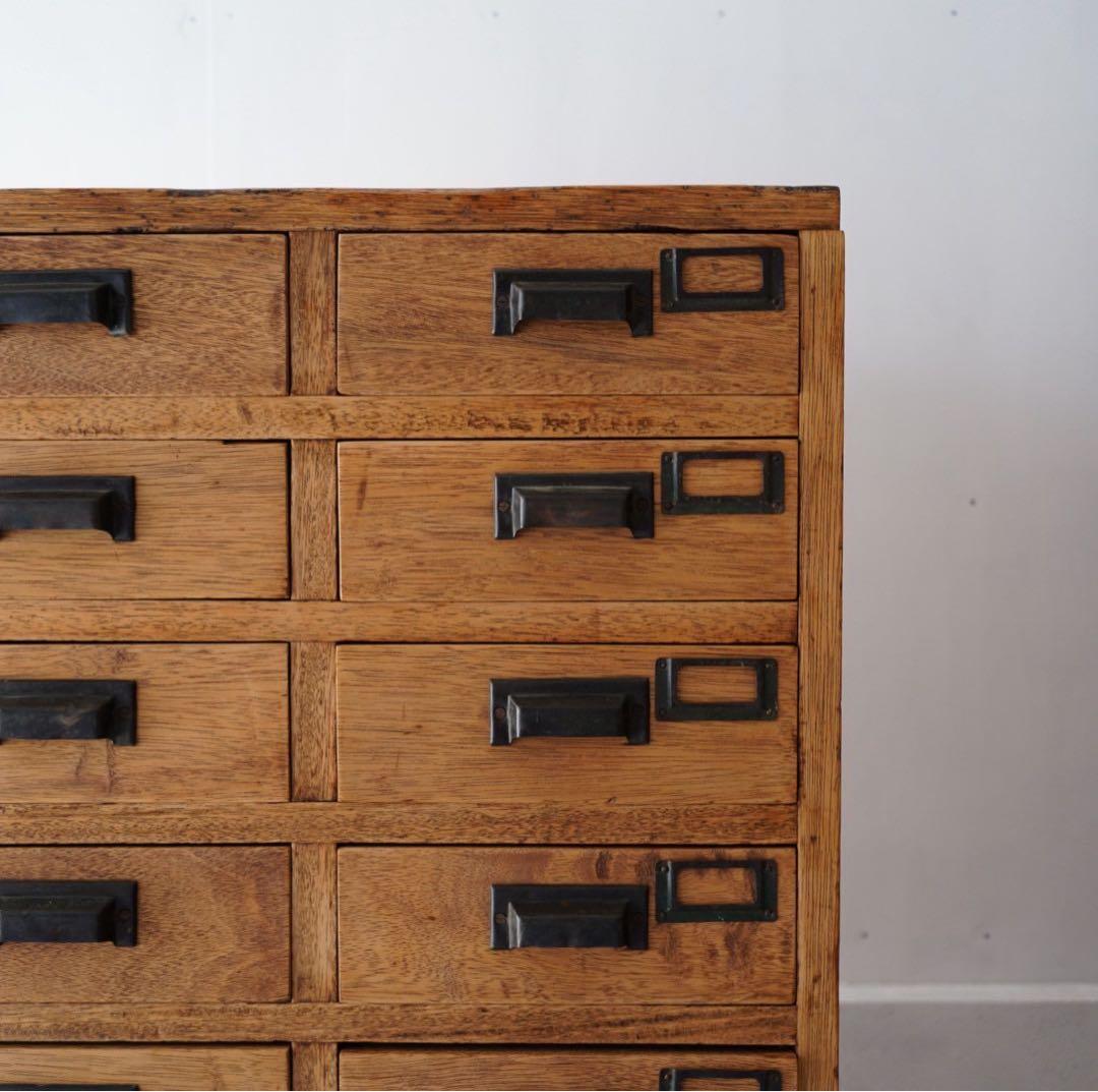 18杯の引き出し　チェスト