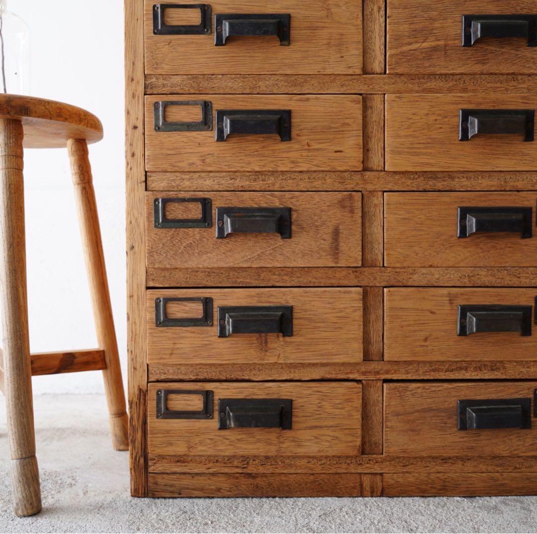 18杯の引き出し　チェスト