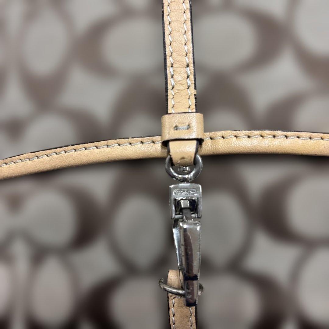 美品　コーチ アクセサリーポーチ ワンショルダー シグネチャー 6348