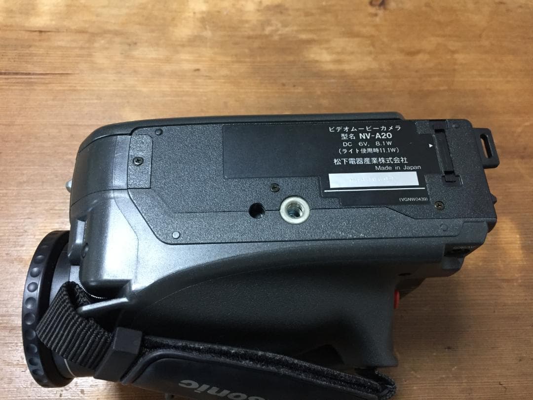 撮影再生ダビングOK　Panasonic　NV-A20　付属品有　S-VHS-C