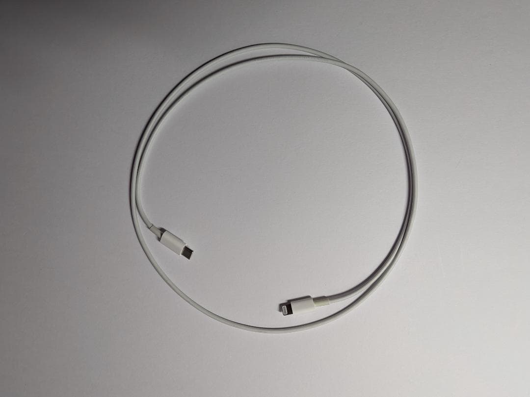 iPhone SE 第3世代 64GB スターライト SIMフリー 92%