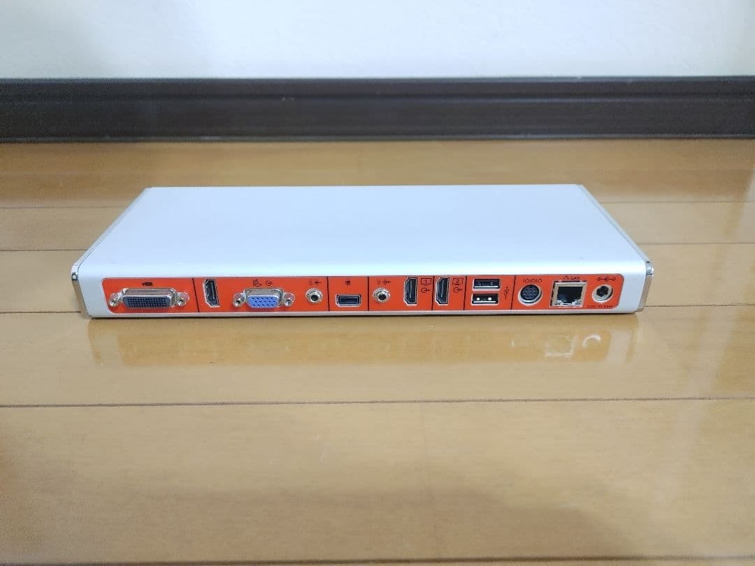 Polycom RealPresence Group 310 テレビ会議システム