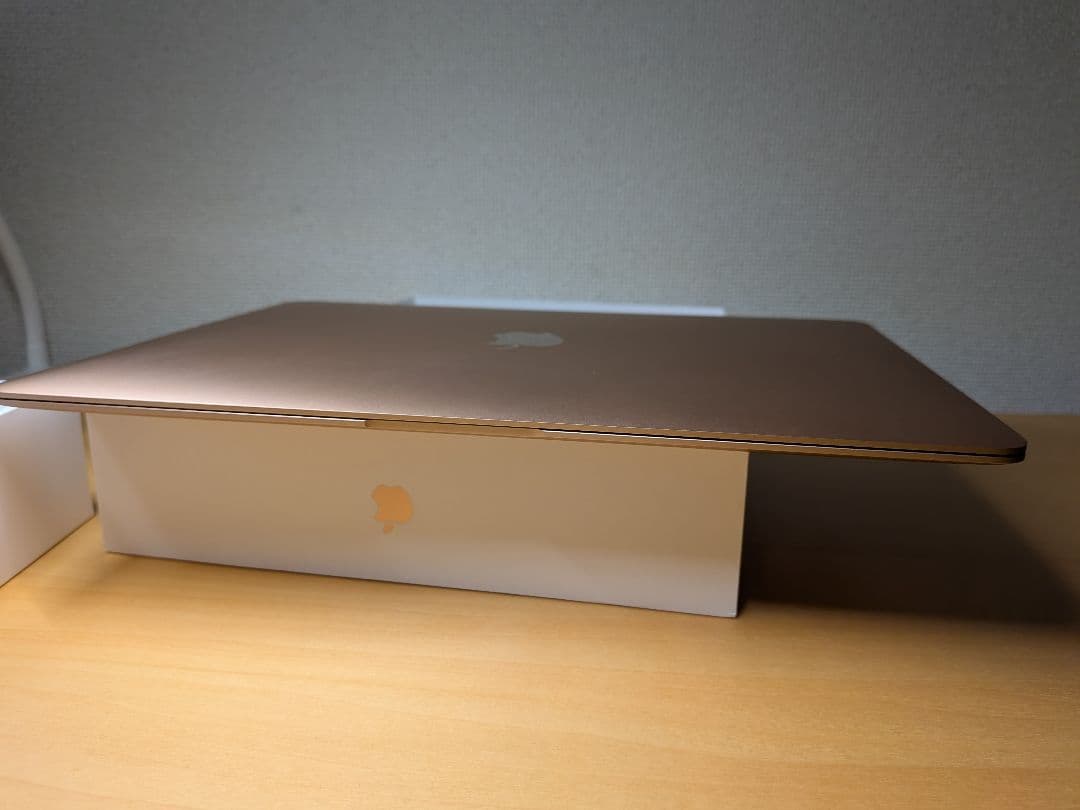 【美品】MacBook Air (M1 2020)ゴールド（オマケ付）