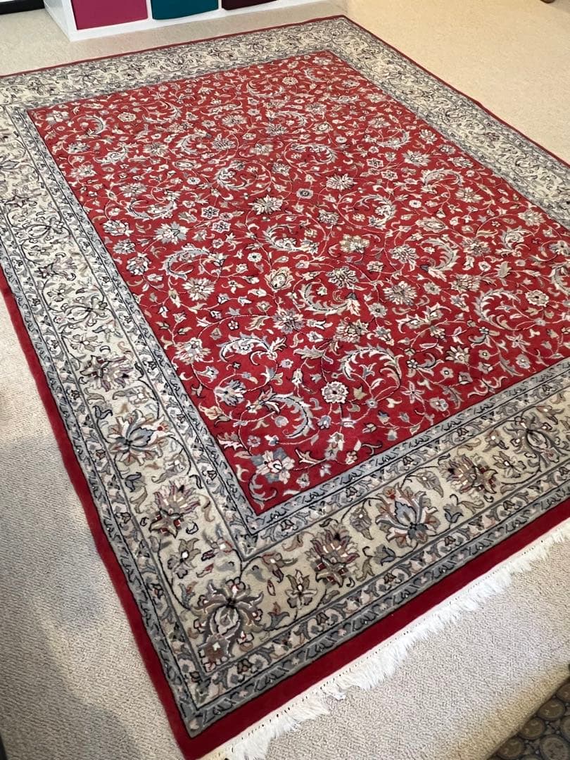 M*m様 赤とクリーム色のペルシャ絨毯
