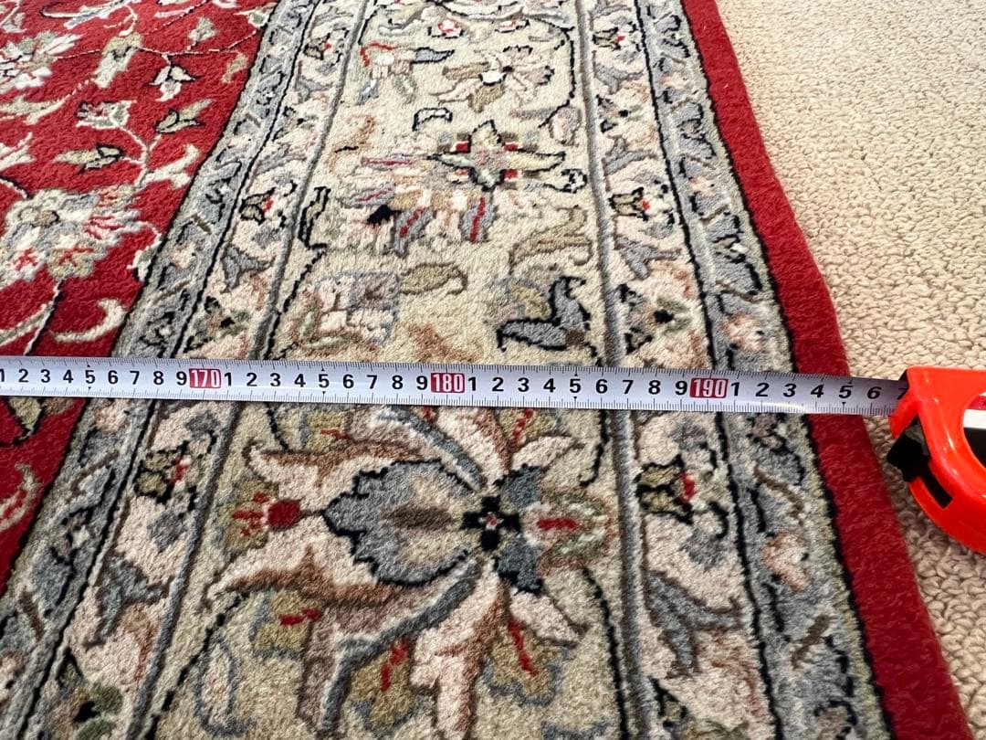 M*m様 赤とクリーム色のペルシャ絨毯