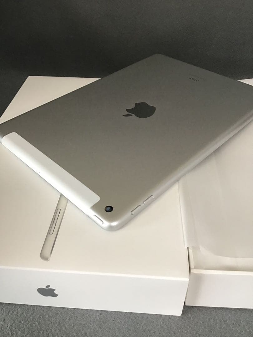 超美品　SIMフリー iPad 第9世代 64GB WiFi+cellular版
