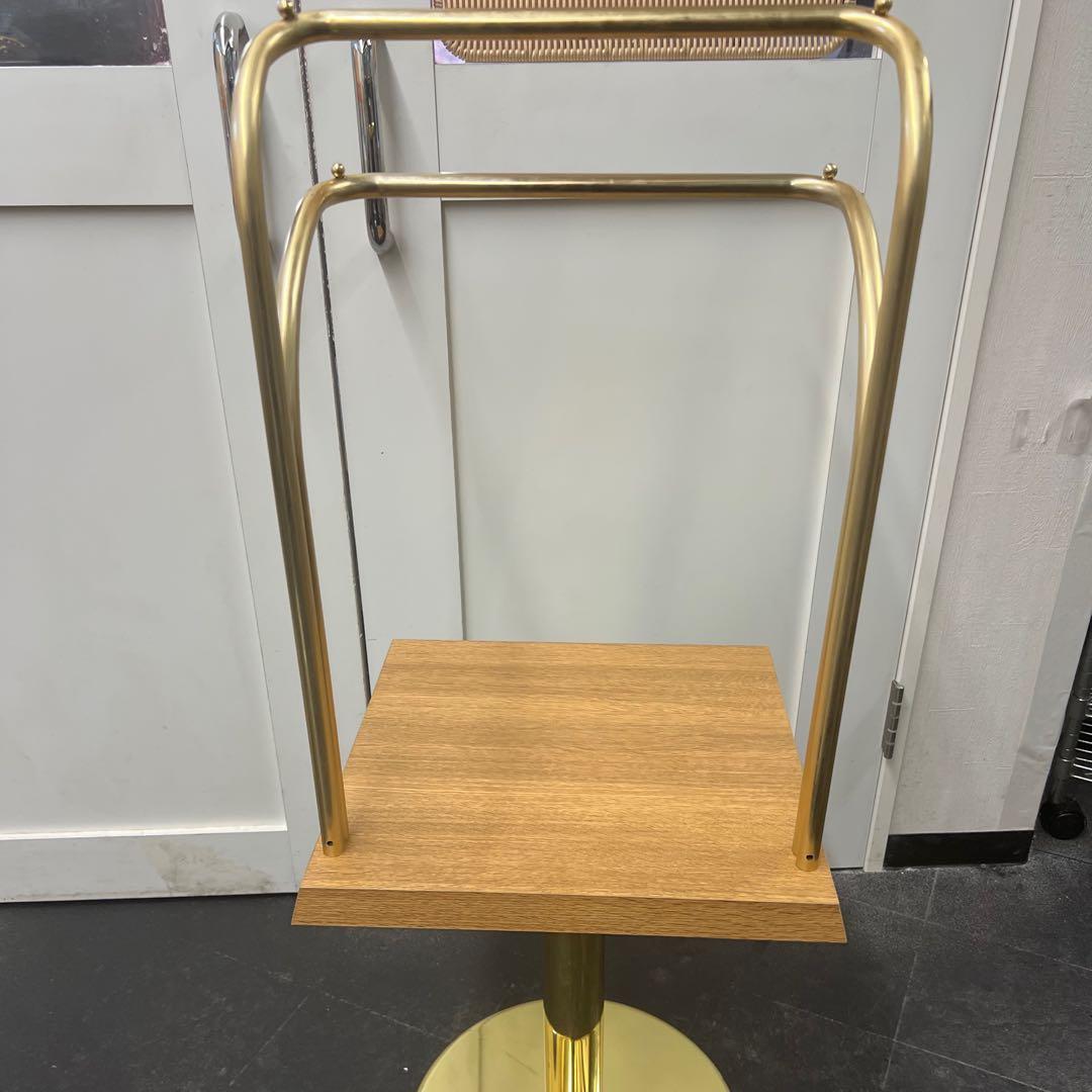 【中古品】シンプルセルフスタンド　パン屋　トング・トレー 台 収納 飾り棚