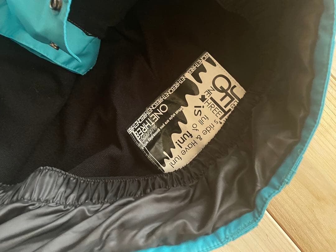 Volcom THERMONITEスノボ ダウンジャケットとパンツセット M