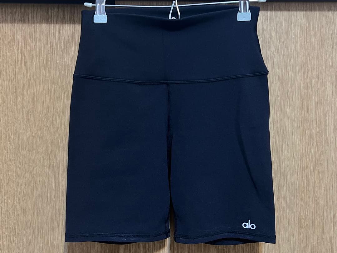 ヨガ・ピラティス alo 7\" high waist biker short black