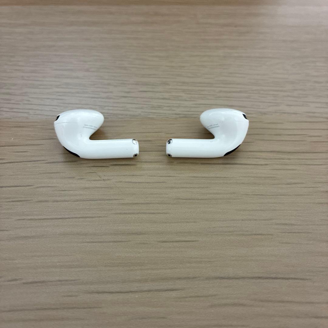 Airpods4 ANC アクティブノイズキャンセリング機能搭載　関連グッズ付き