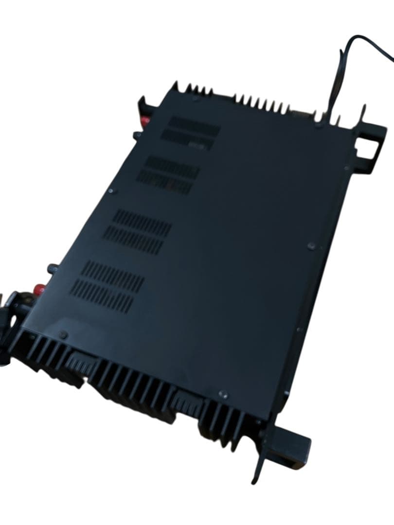 ステレオ パワーアンプ YAMAHA P2050 PROFESSIONAL